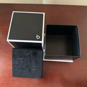 Bloomingdale’s gift/jewelry box